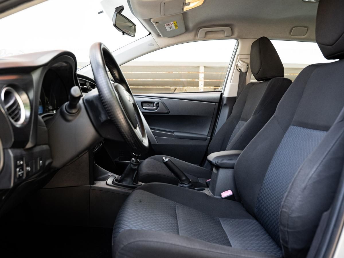 toyota-auris-touring-sports-2014-diesel-1364cc