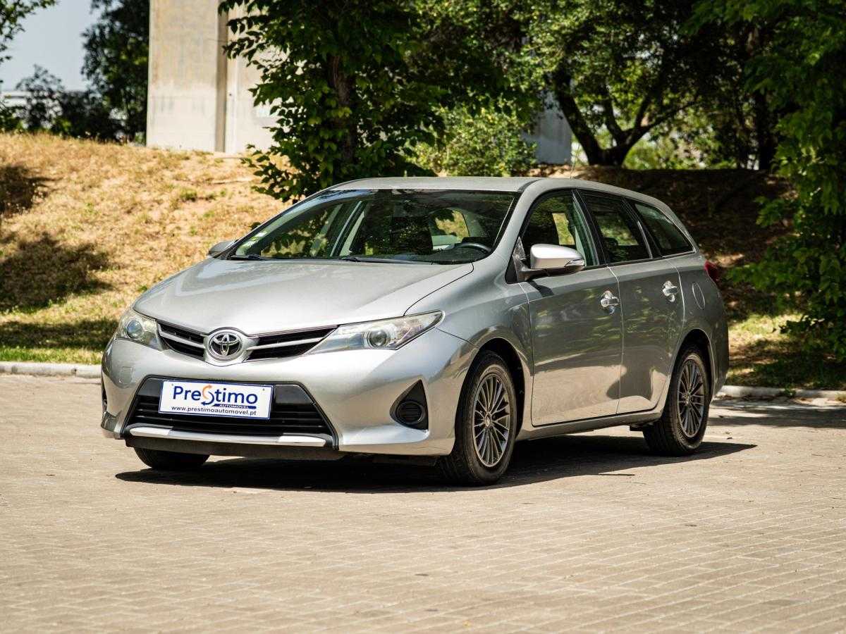 toyota-auris-touring-sports-2014-diesel-1364cc
