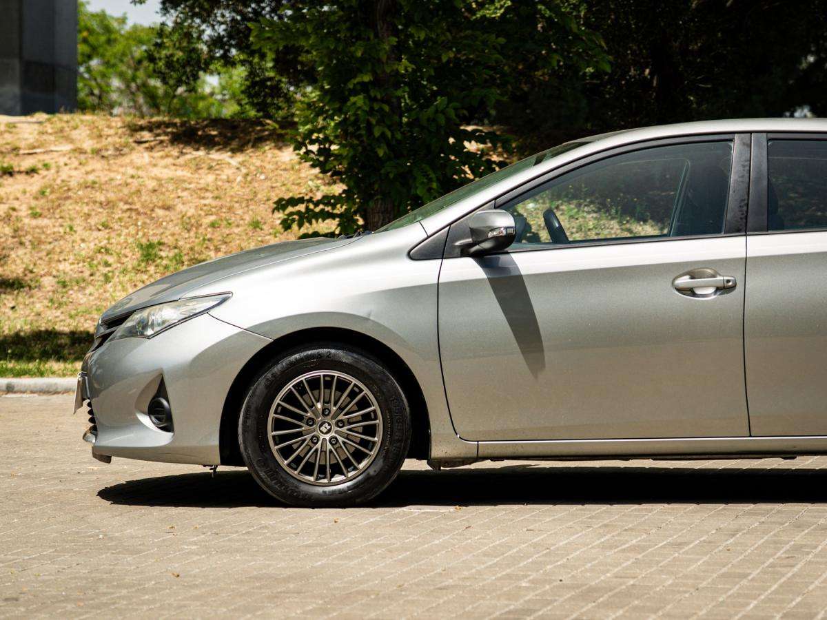 toyota-auris-touring-sports-2014-diesel-1364cc