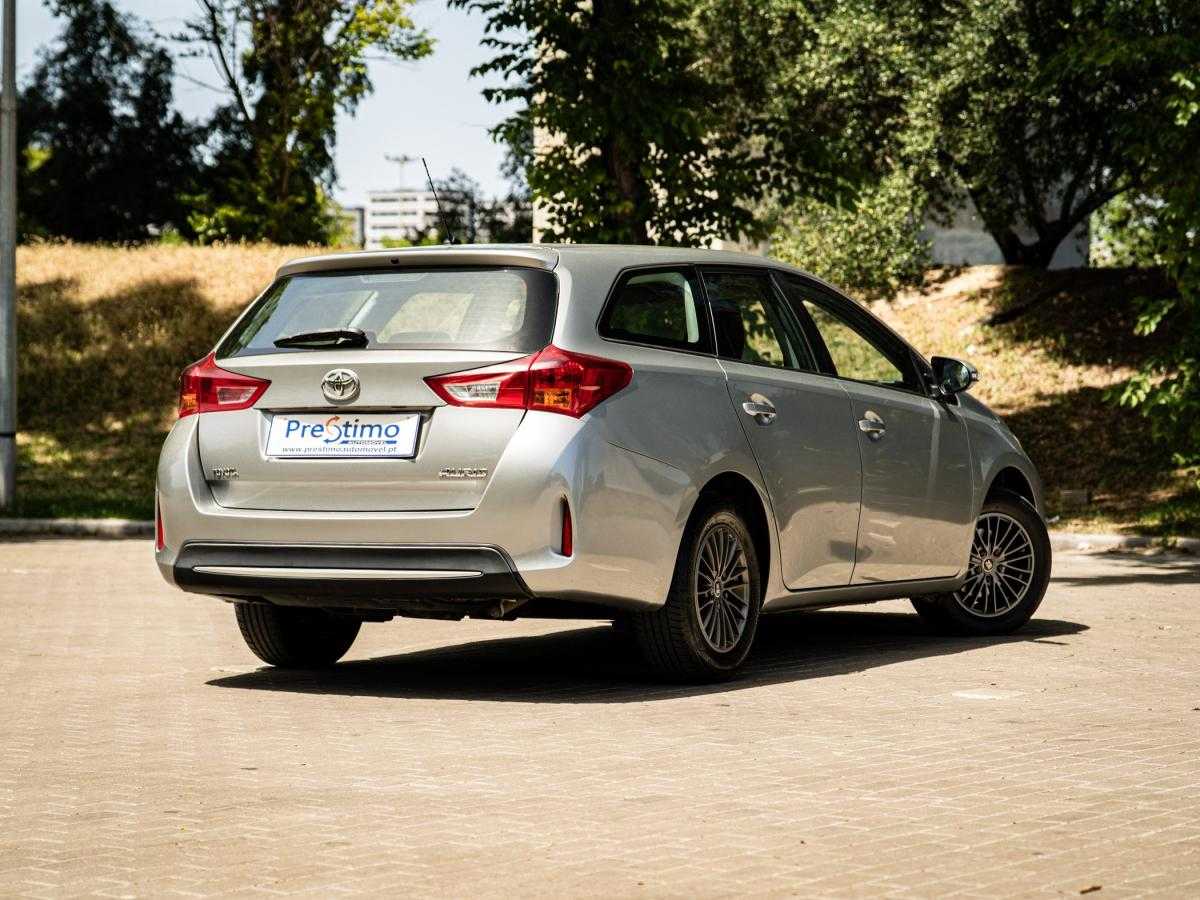 toyota-auris-touring-sports-2014-diesel-1364cc