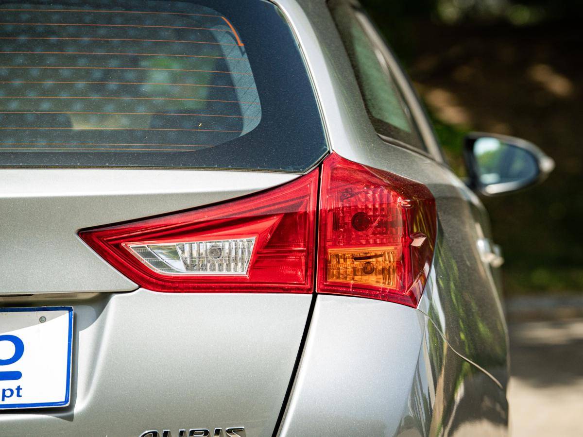 toyota-auris-touring-sports-2014-diesel-1364cc
