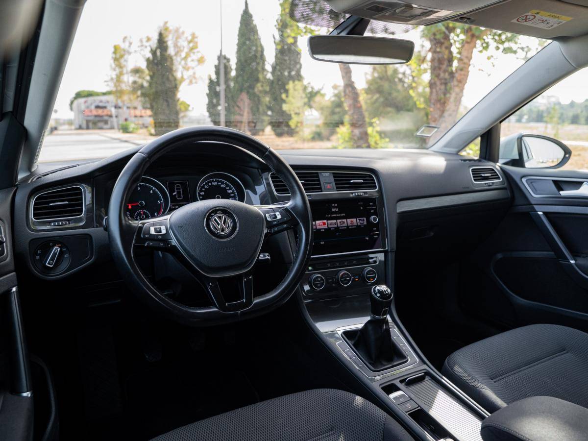 volkswagen-golf-variant-2019-diesel-1598cc
