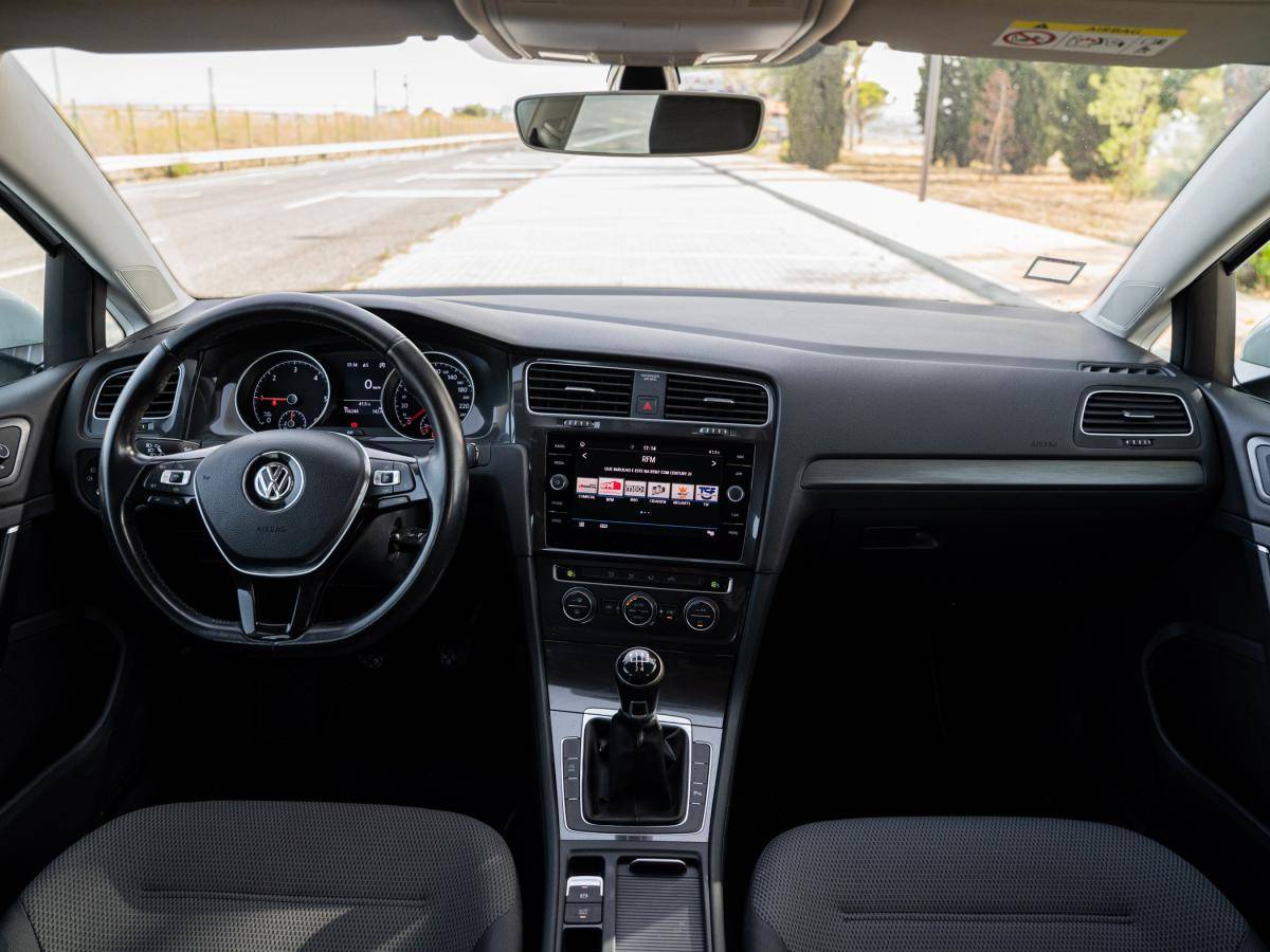 volkswagen-golf-variant-2019-diesel-1598cc