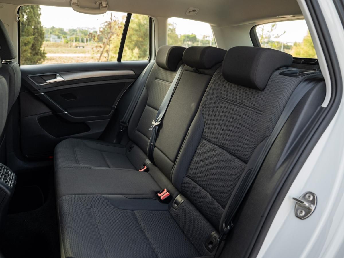 volkswagen-golf-variant-2019-diesel-1598cc