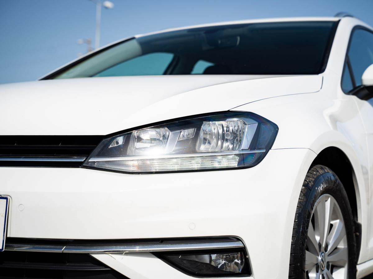 volkswagen-golf-variant-2019-diesel-1598cc