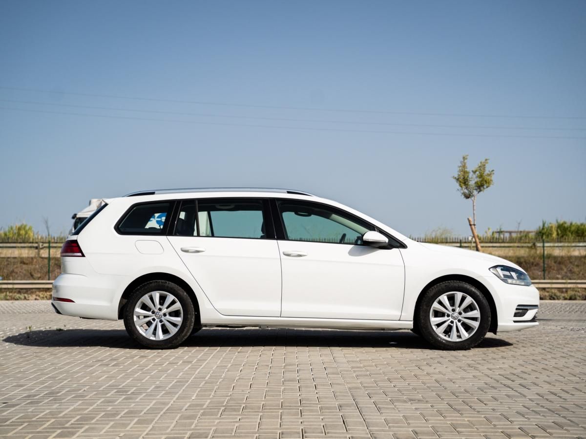 volkswagen-golf-variant-2019-diesel-1598cc