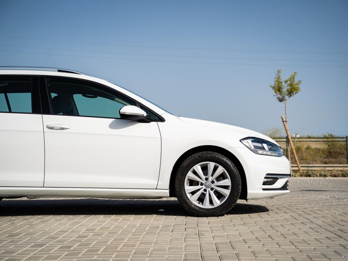 volkswagen-golf-variant-2019-diesel-1598cc