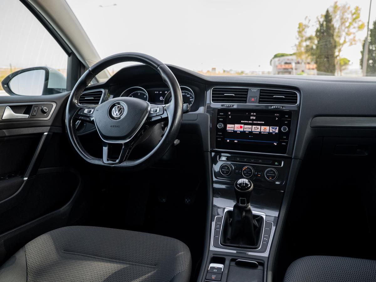 volkswagen-golf-variant-2019-diesel-1598cc