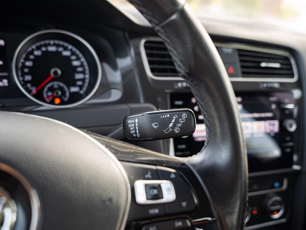volkswagen-golf-variant-2019-diesel-1598cc