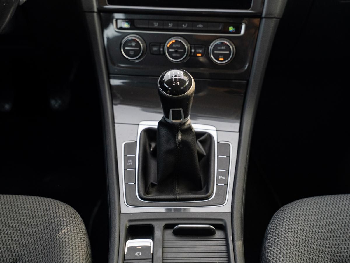 volkswagen-golf-variant-2019-diesel-1598cc