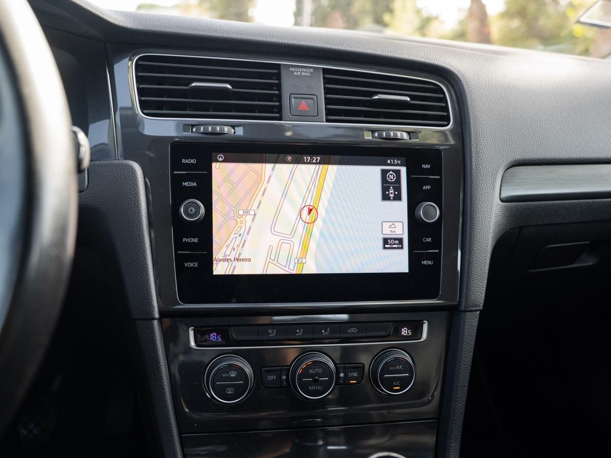 volkswagen-golf-variant-2019-diesel-1598cc