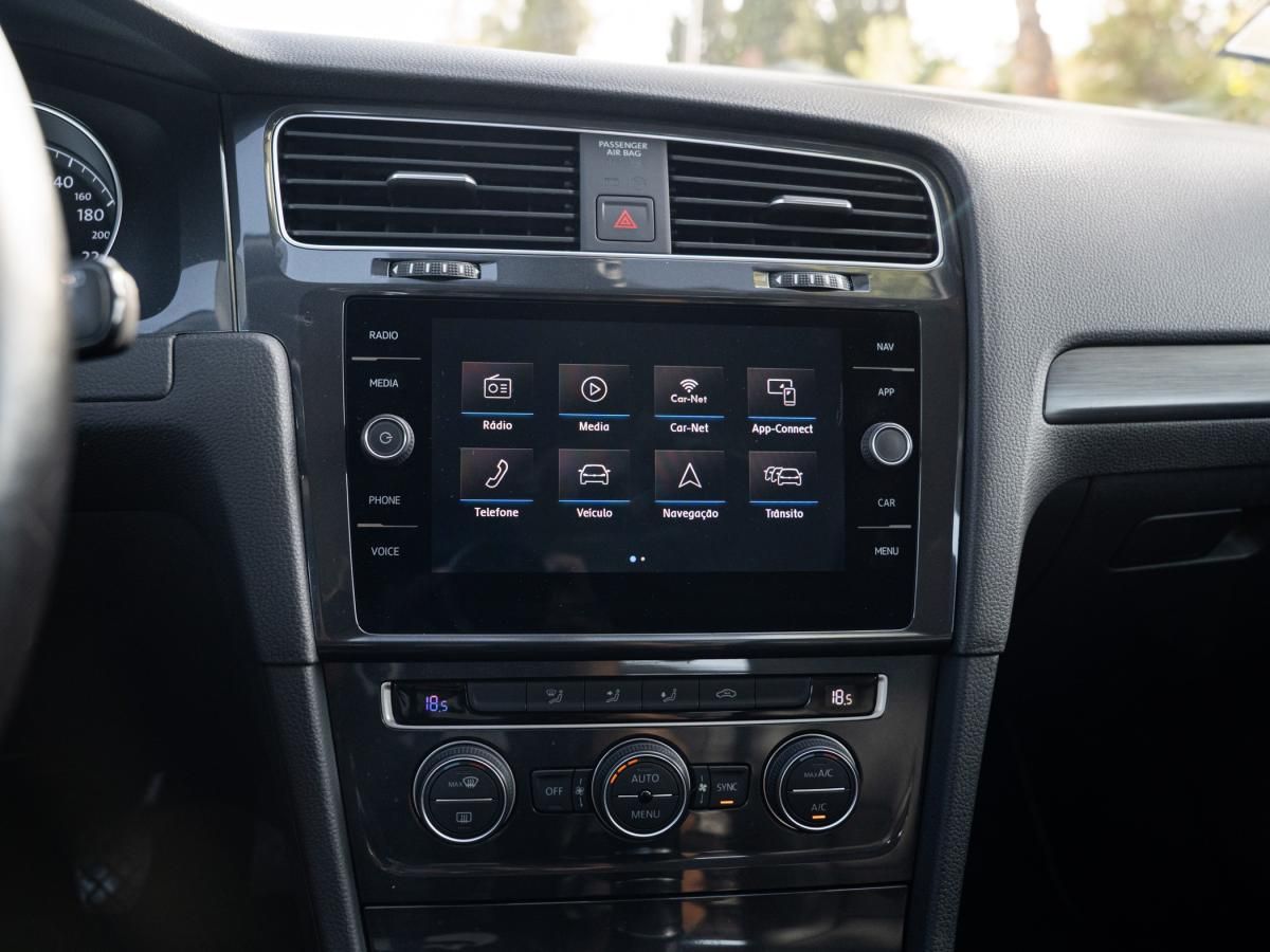 volkswagen-golf-variant-2019-diesel-1598cc