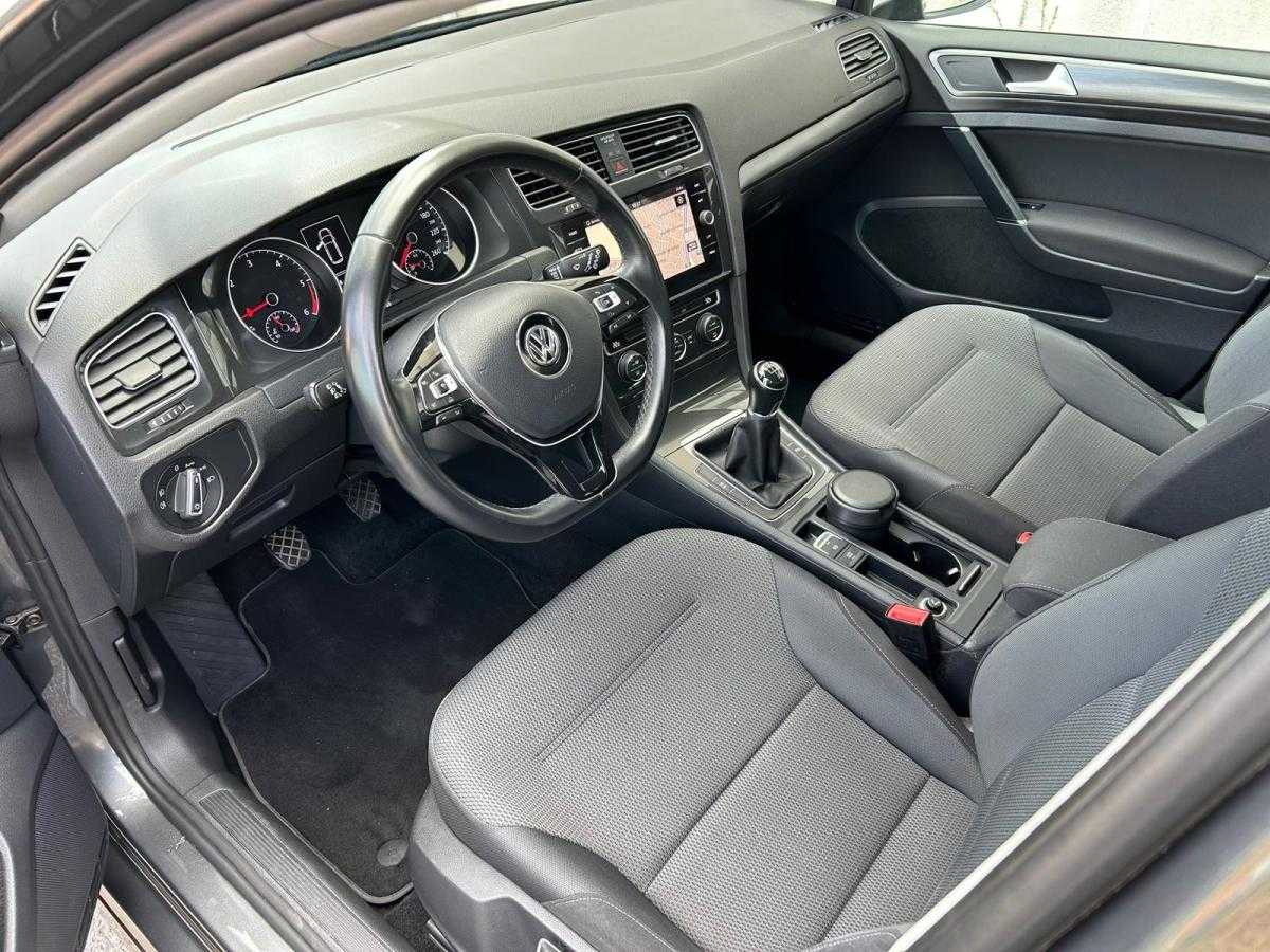 volkswagen-golf-variant-2020-diesel-1598cc