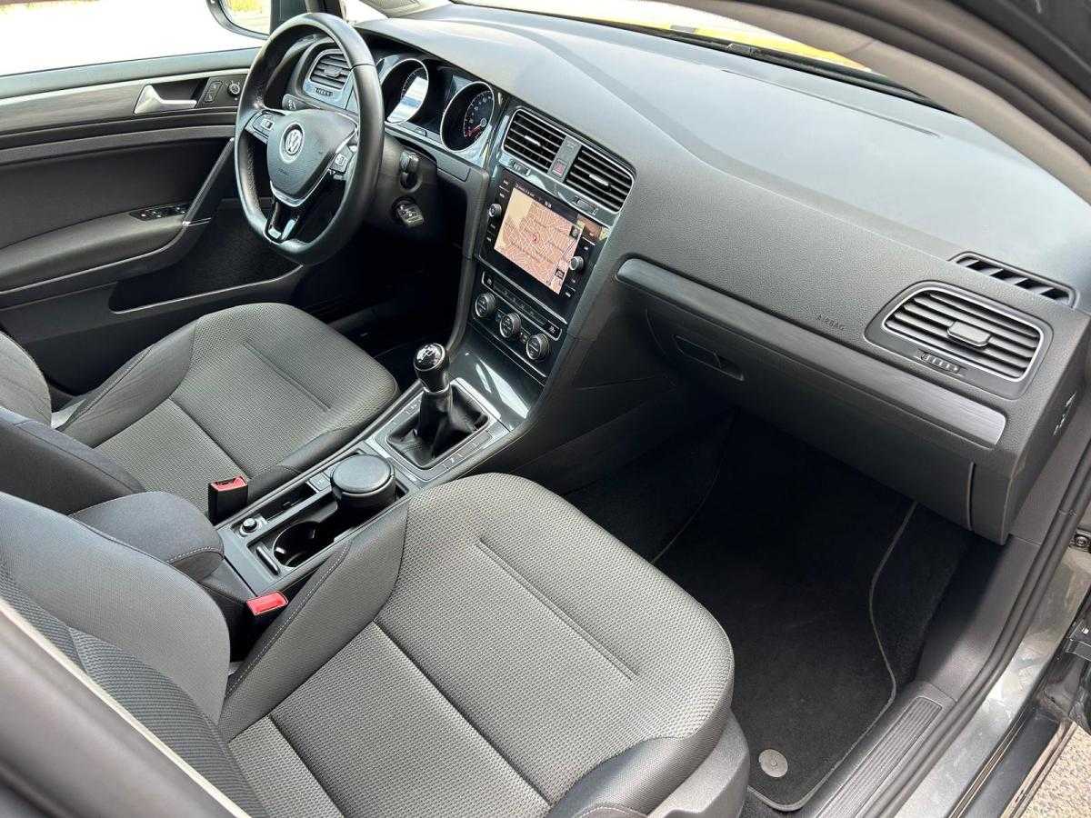 volkswagen-golf-variant-2020-diesel-1598cc