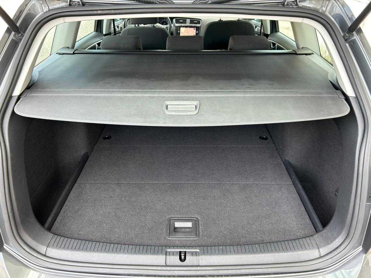volkswagen-golf-variant-2020-diesel-1598cc