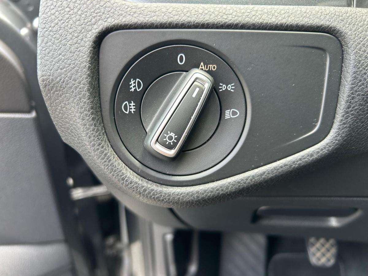 volkswagen-golf-variant-2020-diesel-1598cc