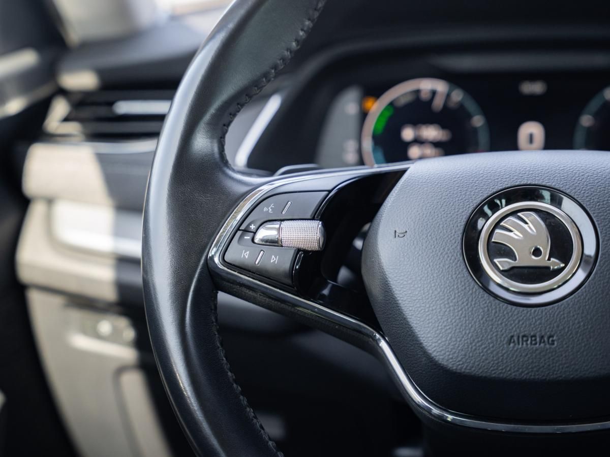 skoda-octavia-break-2021-hibrido-a-gasolina-1395cc