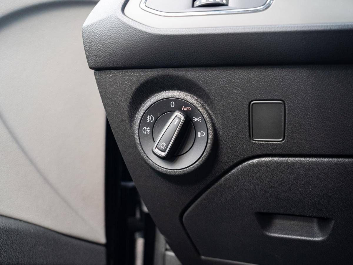 seat-leon-2015-diesel-1598cc