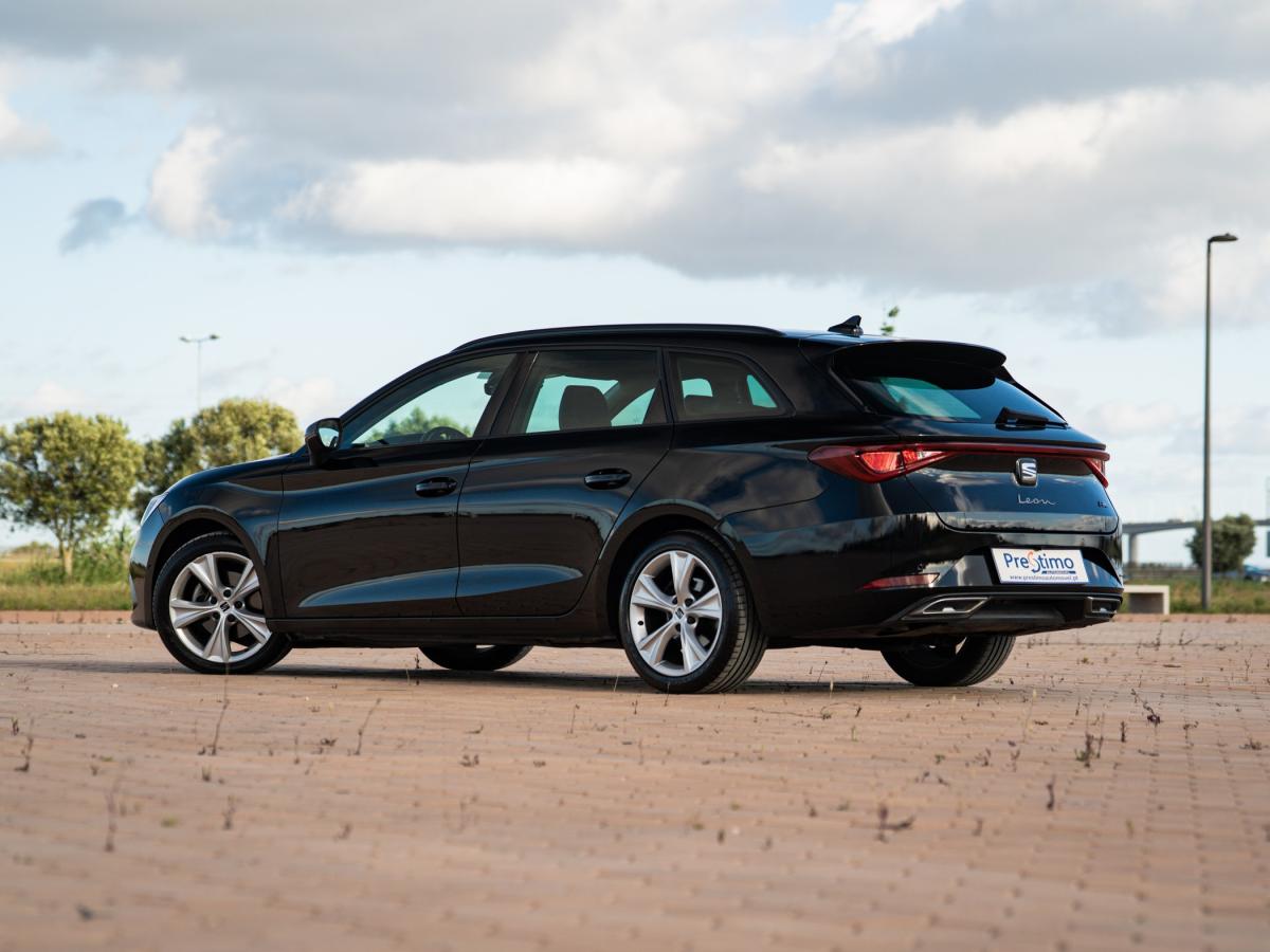 seat-leon-st-2023-gasolina-999cc