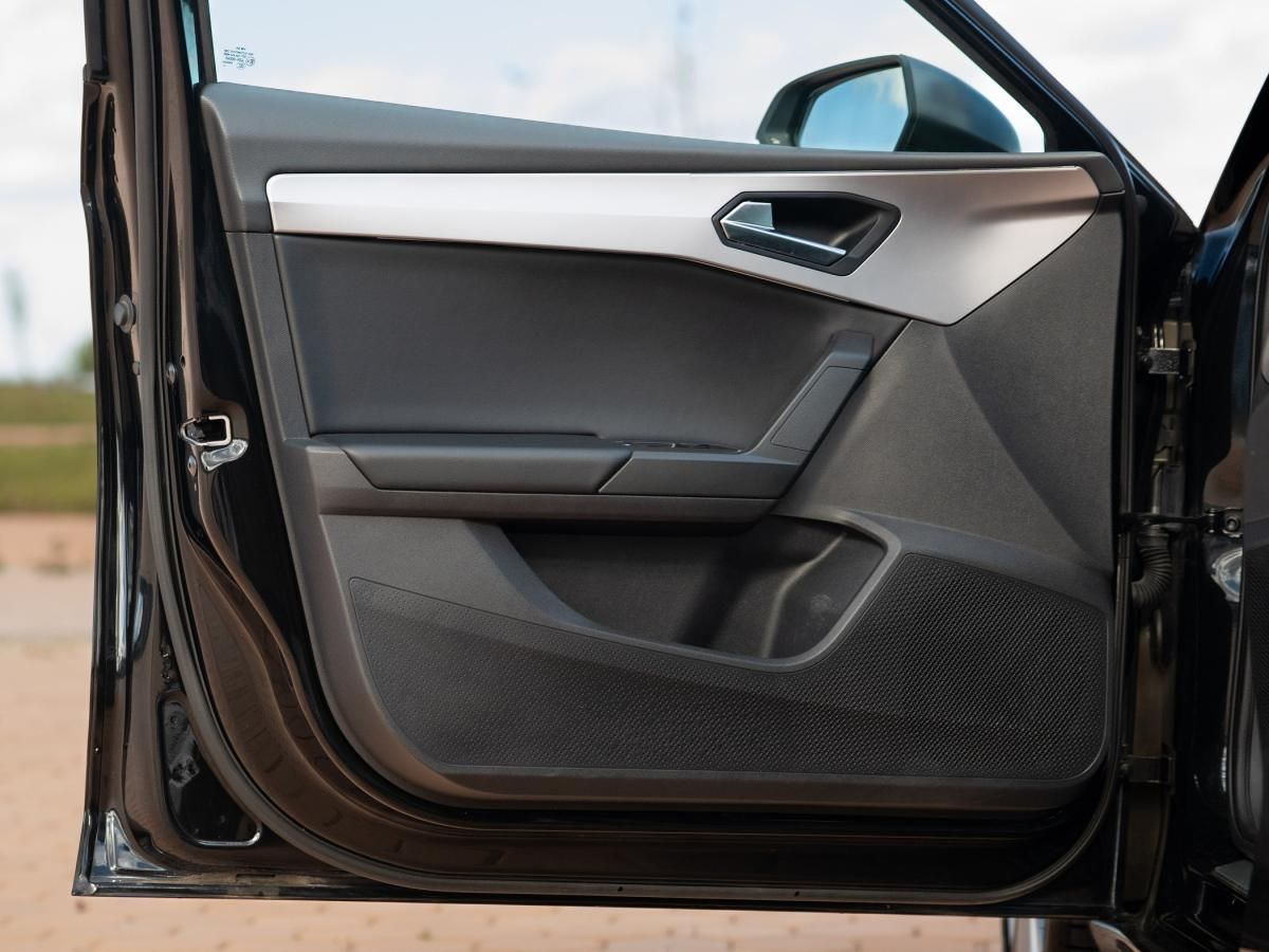 seat-leon-st-2023-gasolina-999cc