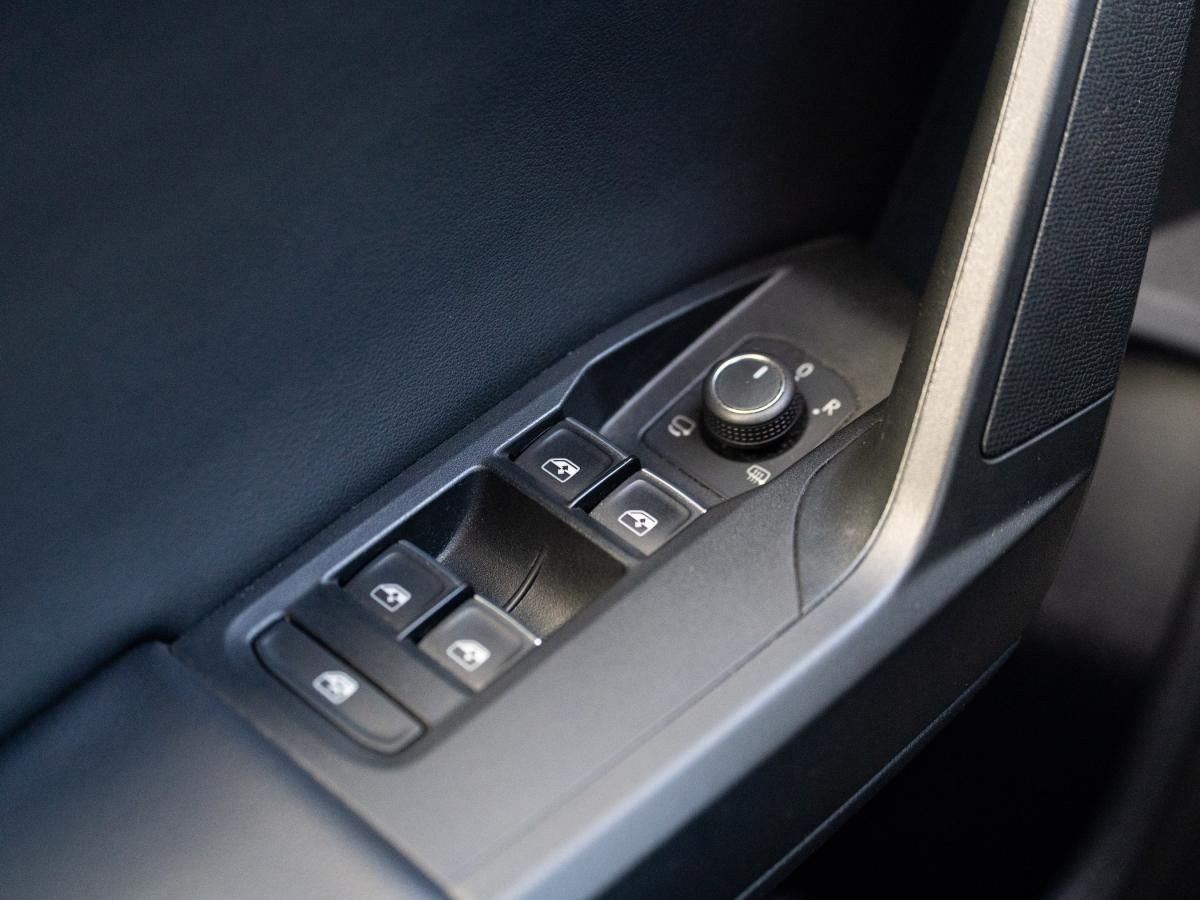 seat-leon-st-2023-gasolina-999cc