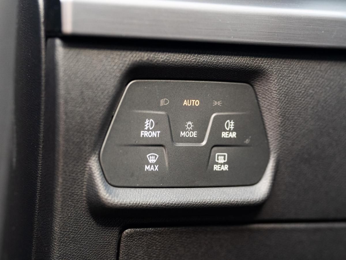 seat-leon-st-2023-gasolina-999cc