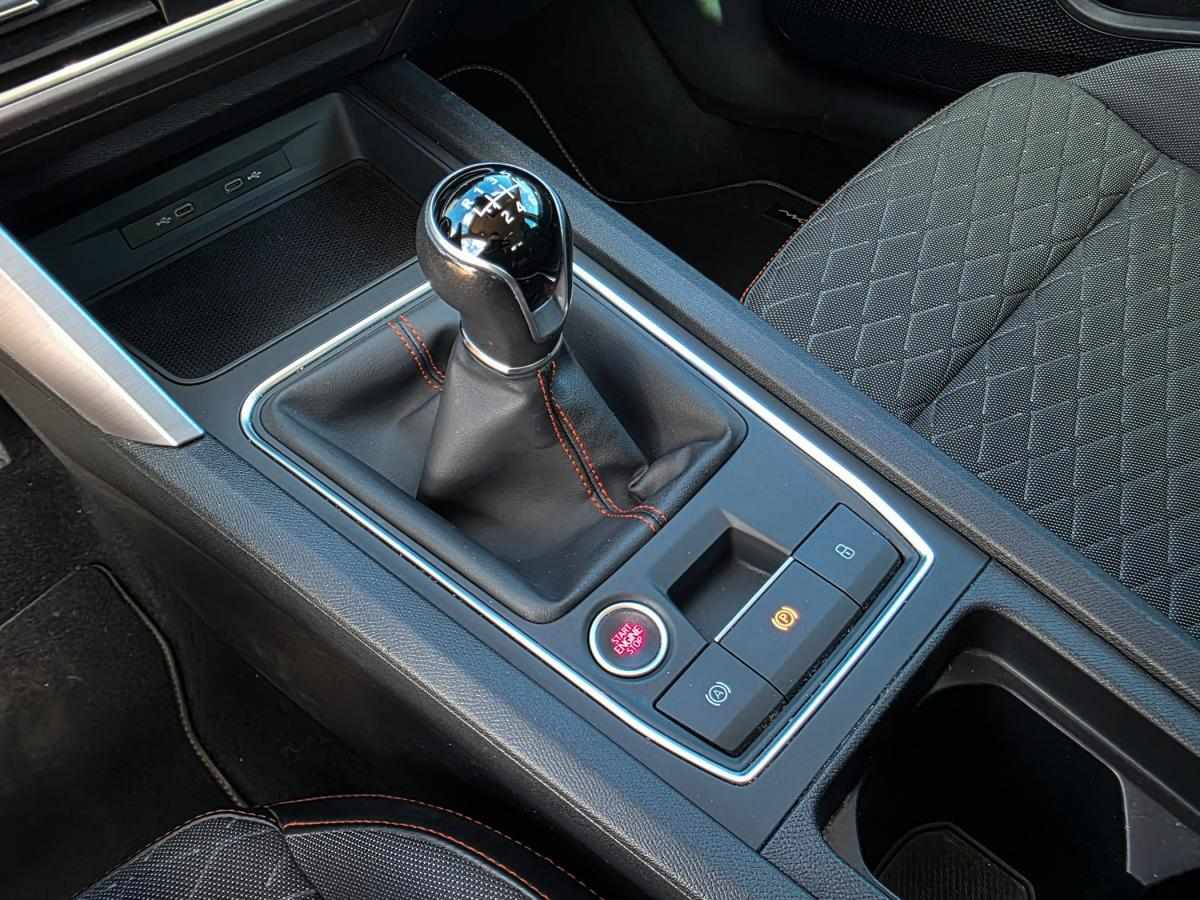 seat-leon-st-2023-gasolina-999cc