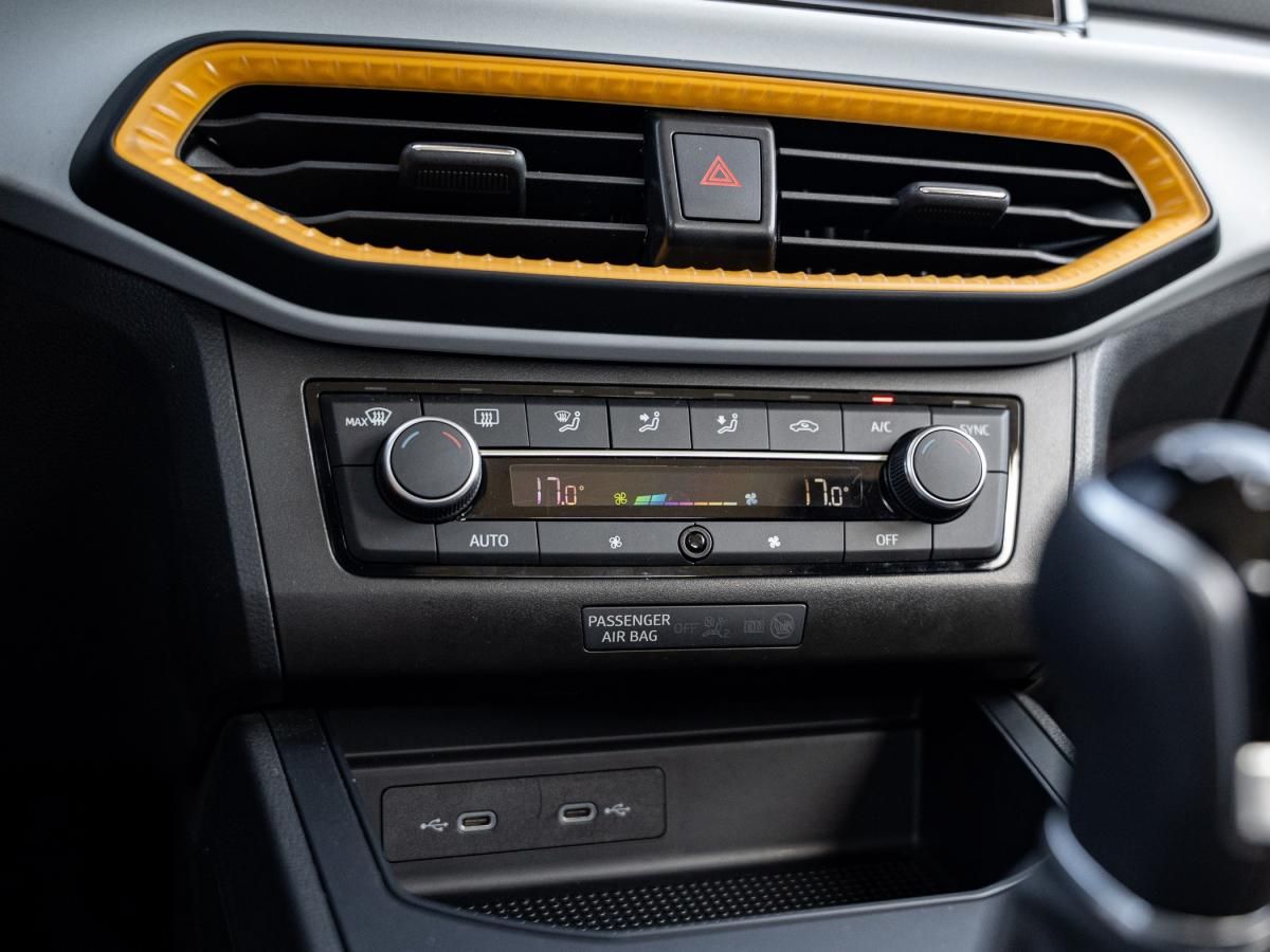 seat-ibiza-2023-gasolina-999cc