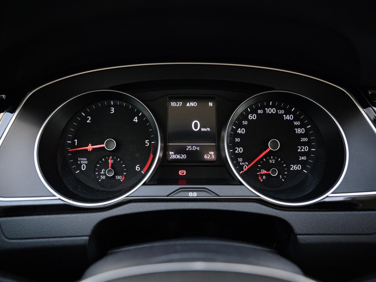 volkswagen-passat-variant-2017-diesel-1968cc