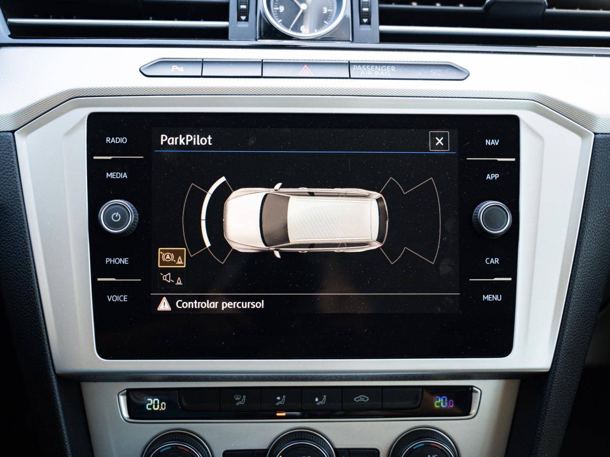 volkswagen-passat-variant-2017-diesel-1968cc