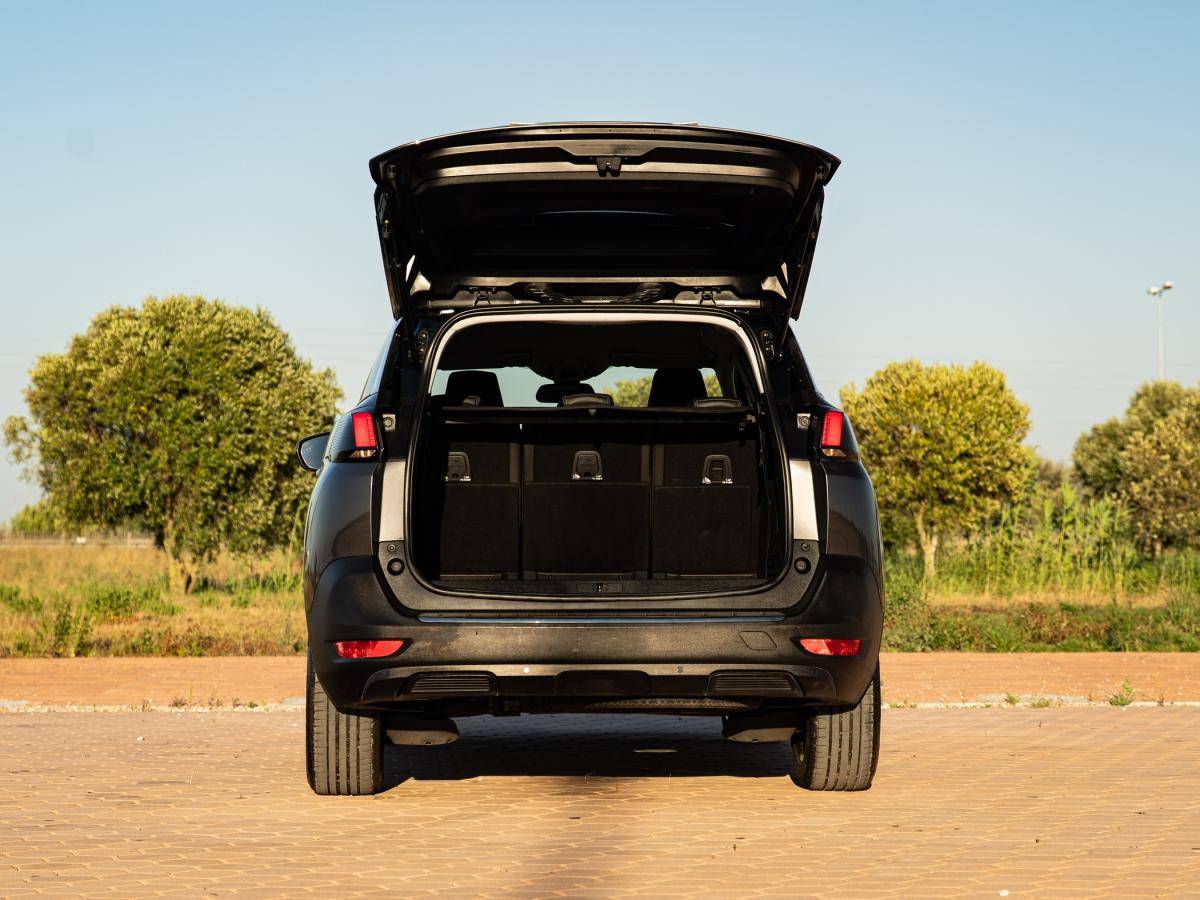 peugeot-5008-2019-diesel-1499cc