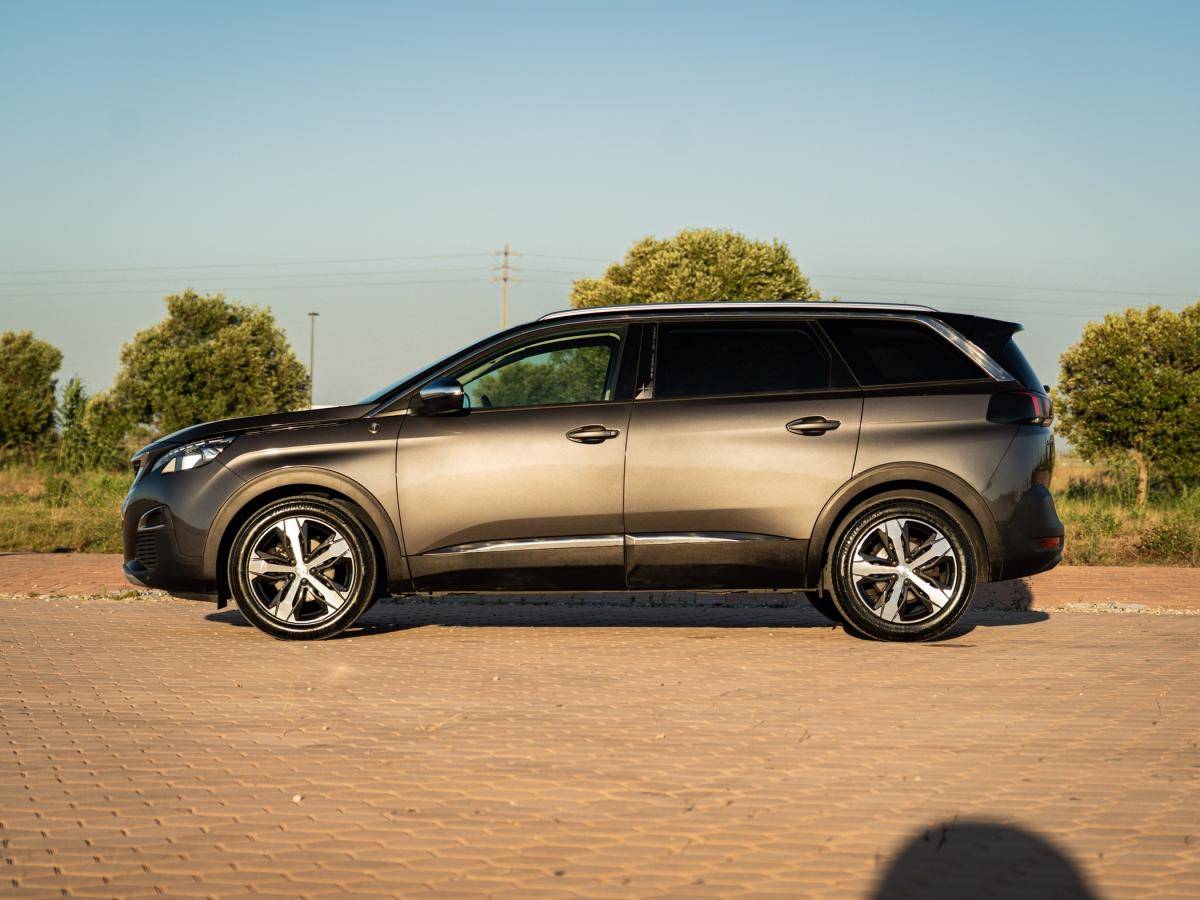 peugeot-5008-2019-diesel-1499cc