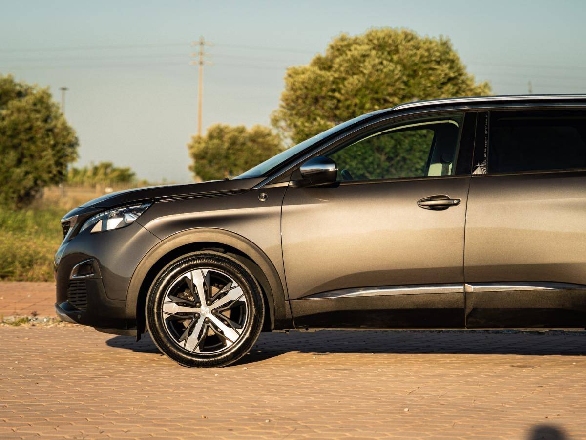 peugeot-5008-2019-diesel-1499cc