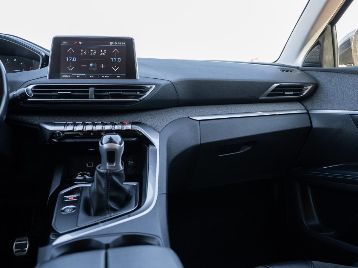 peugeot-5008-2019-diesel-1499cc