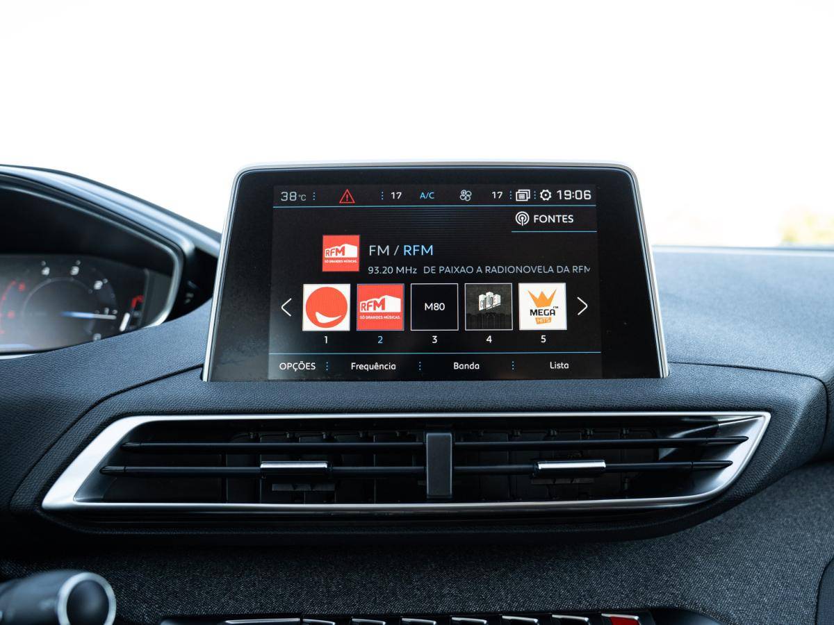peugeot-5008-2019-diesel-1499cc