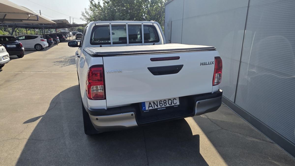 toyota-hilux-2022-diesel-2393cc