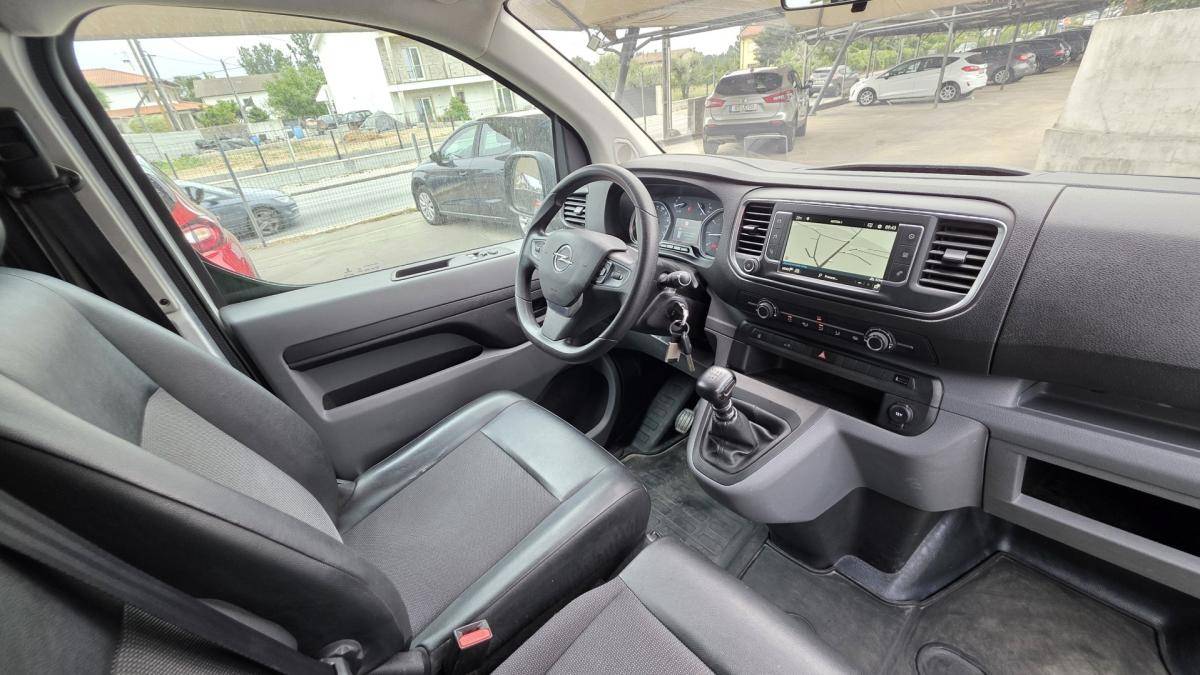 opel-vivaro-2021-diesel-2000cc