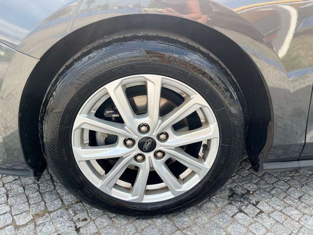 ford-focus-sw-2022-diesel-1499cc