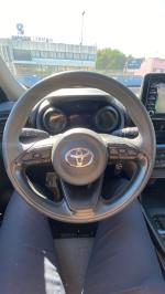 toyota-yaris-2022-hibrido-a-gasolina-1490cc