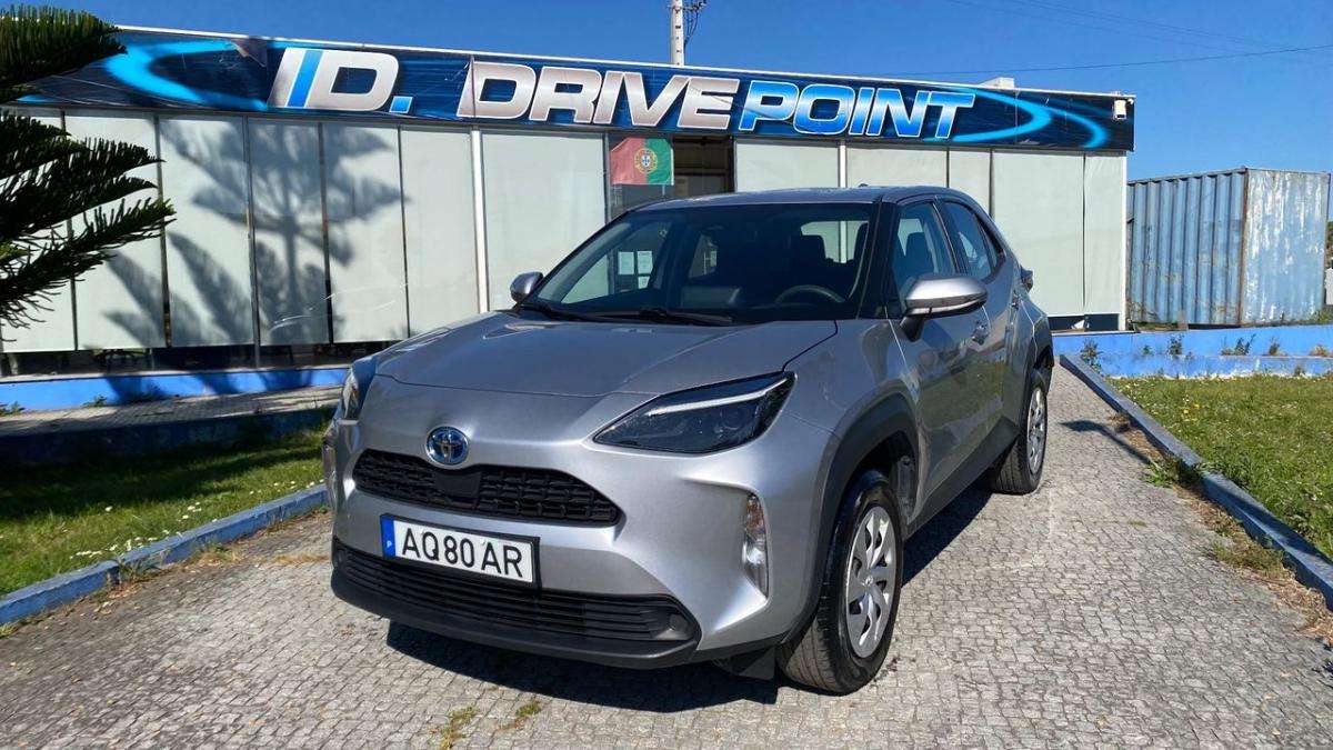 toyota-yaris-2022-hibrido-a-gasolina-1490cc