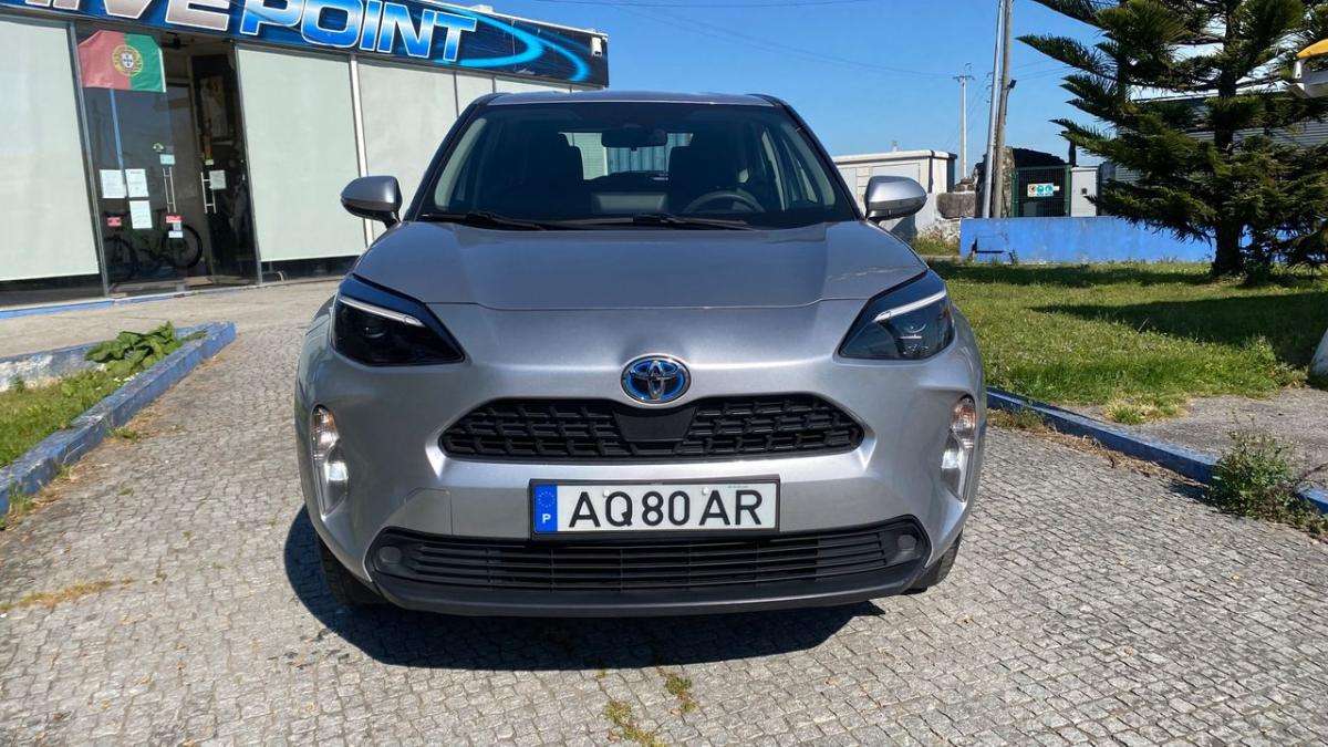 toyota-yaris-2022-hibrido-a-gasolina-1490cc