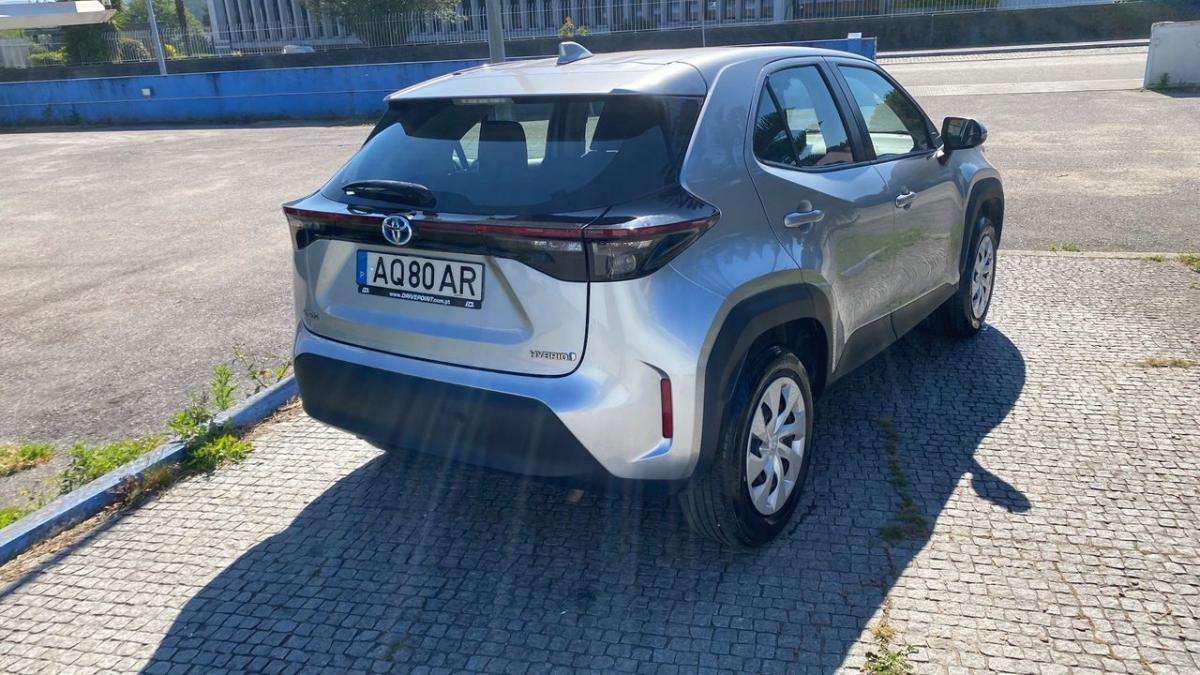 toyota-yaris-2022-hibrido-a-gasolina-1490cc
