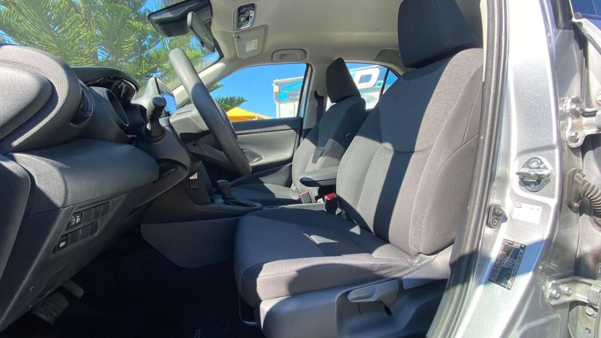 toyota-yaris-2022-hibrido-a-gasolina-1490cc