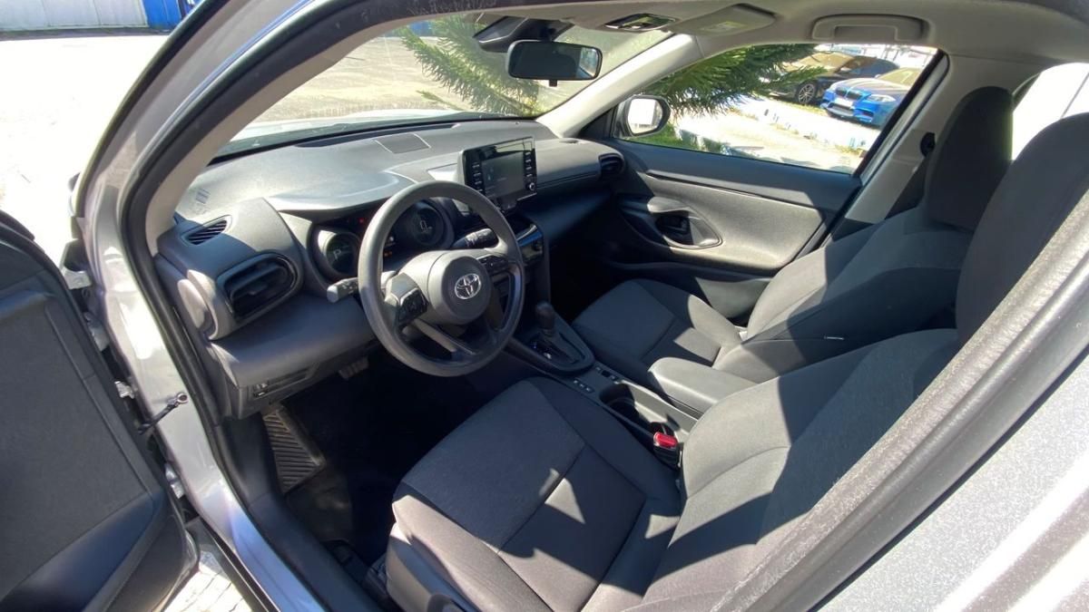 toyota-yaris-2022-hibrido-a-gasolina-1490cc