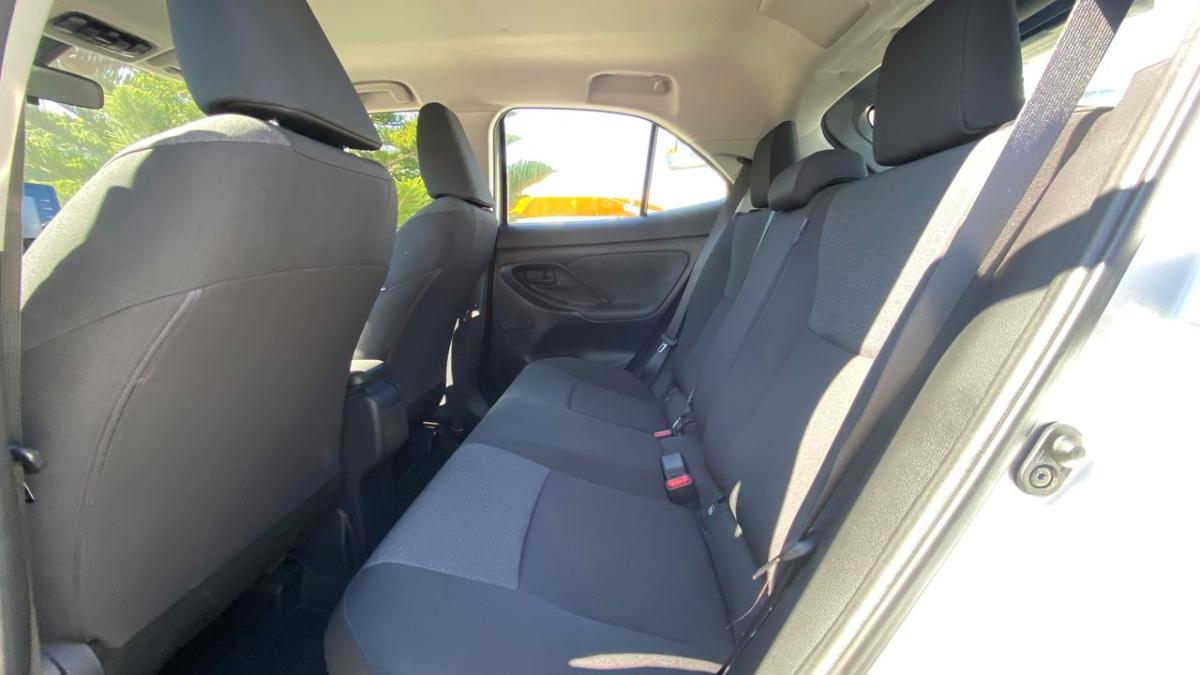 toyota-yaris-2022-hibrido-a-gasolina-1490cc