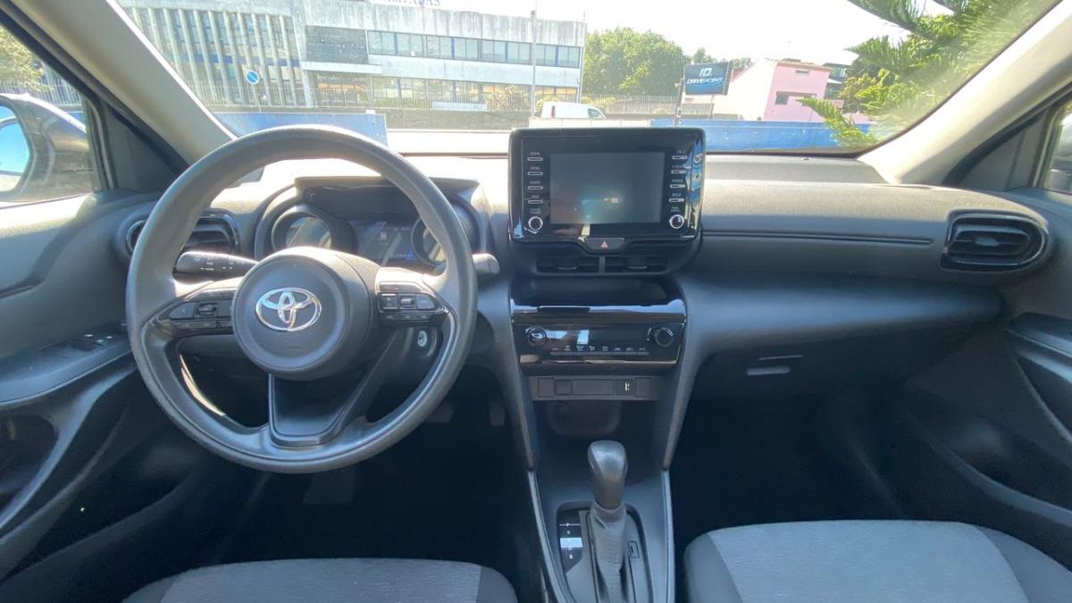 toyota-yaris-2022-hibrido-a-gasolina-1490cc