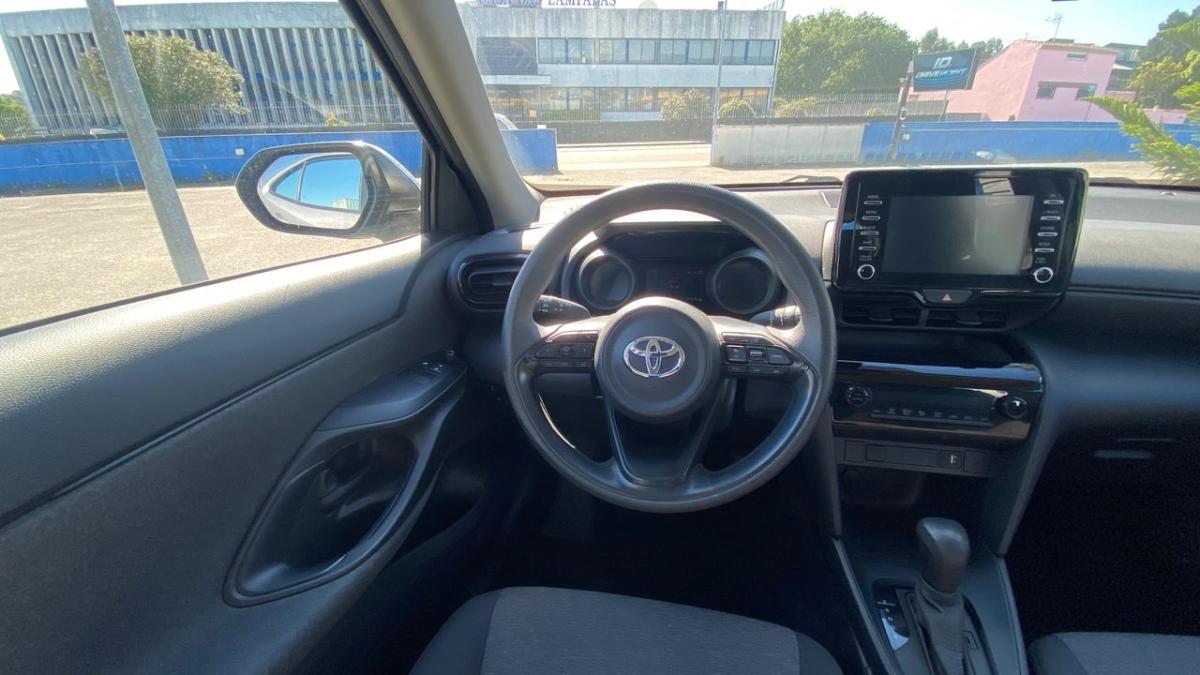toyota-yaris-2022-hibrido-a-gasolina-1490cc
