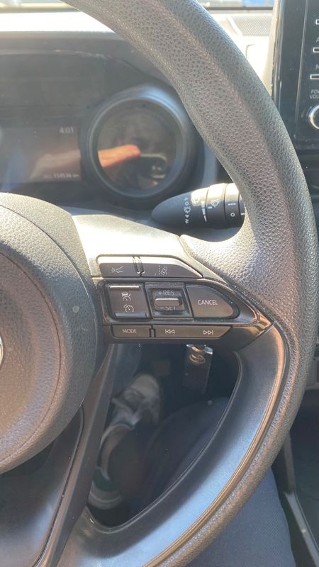 toyota-yaris-2022-hibrido-a-gasolina-1490cc