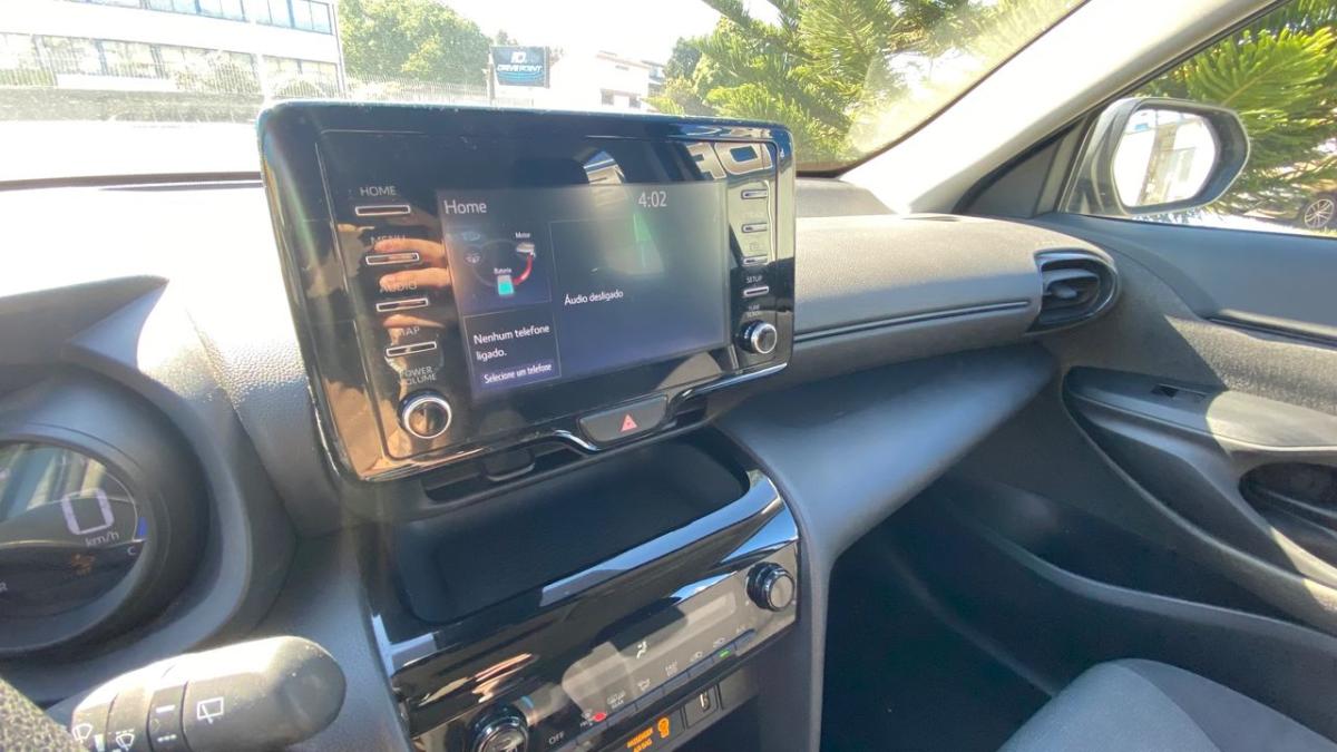toyota-yaris-2022-hibrido-a-gasolina-1490cc