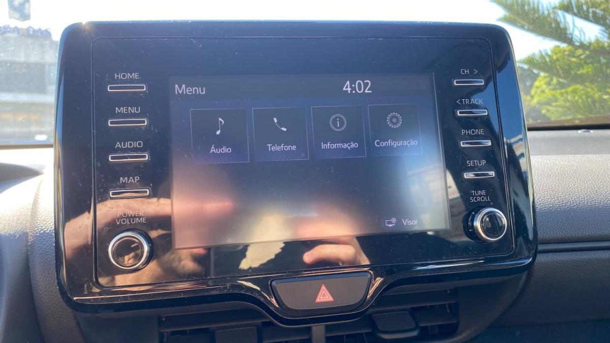 toyota-yaris-2022-hibrido-a-gasolina-1490cc